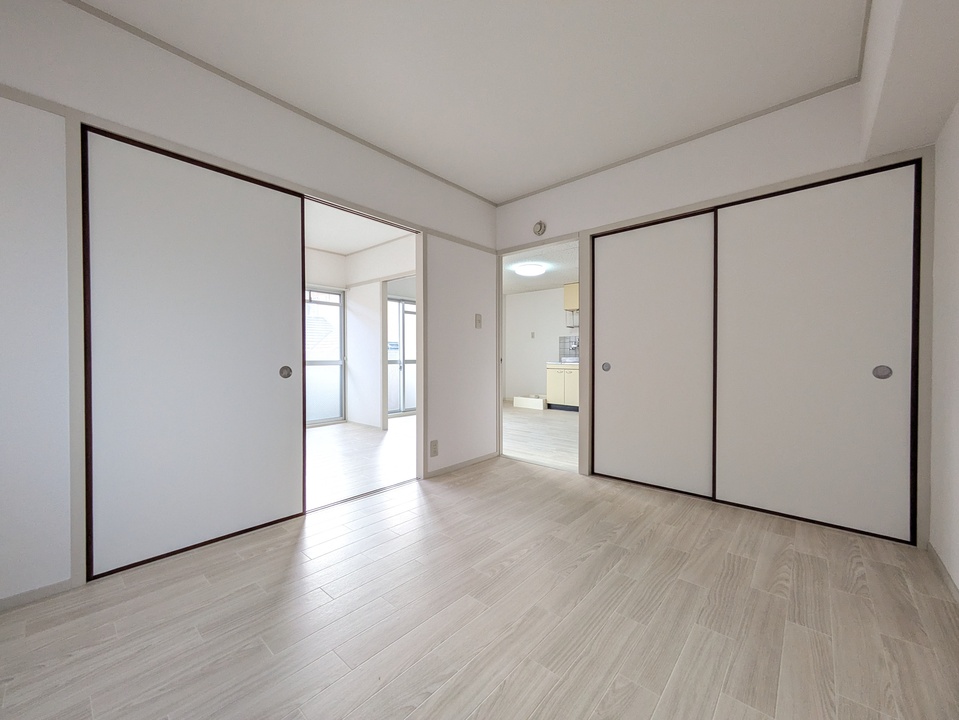 洋室（北東側）