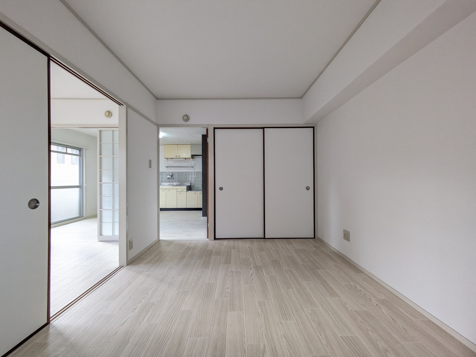 洋室（北東側）