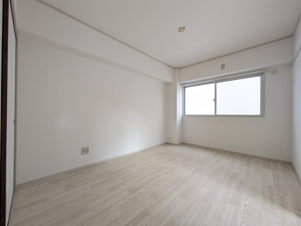 洋室（北東側）