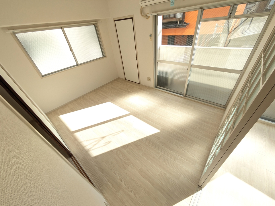 洋室（南東側）