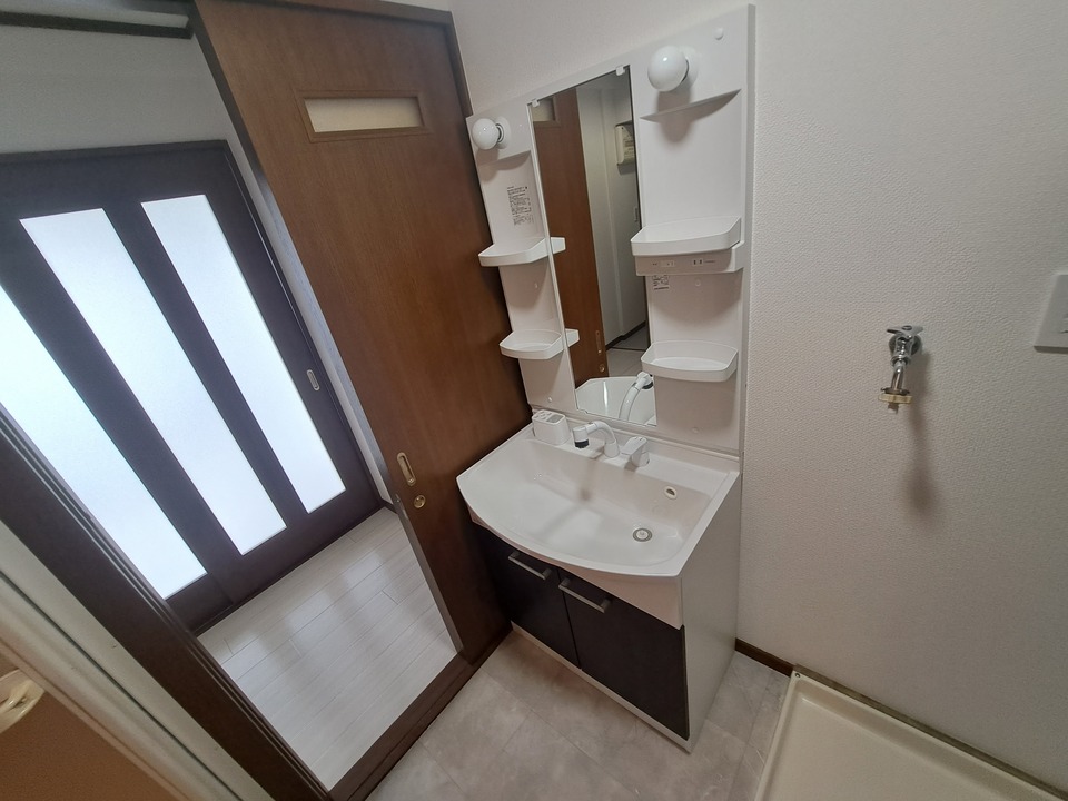 シャワー付洗面化粧台