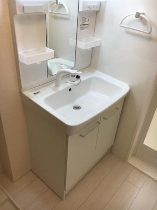 シャワー付洗面化粧台