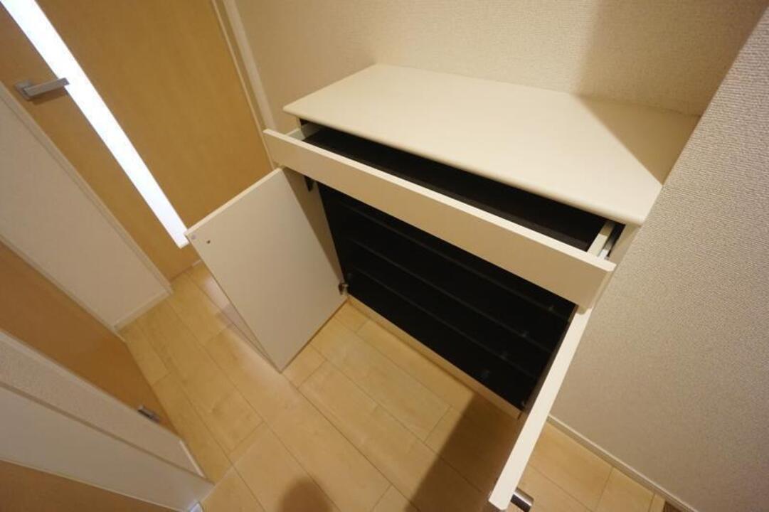 シューズボックス