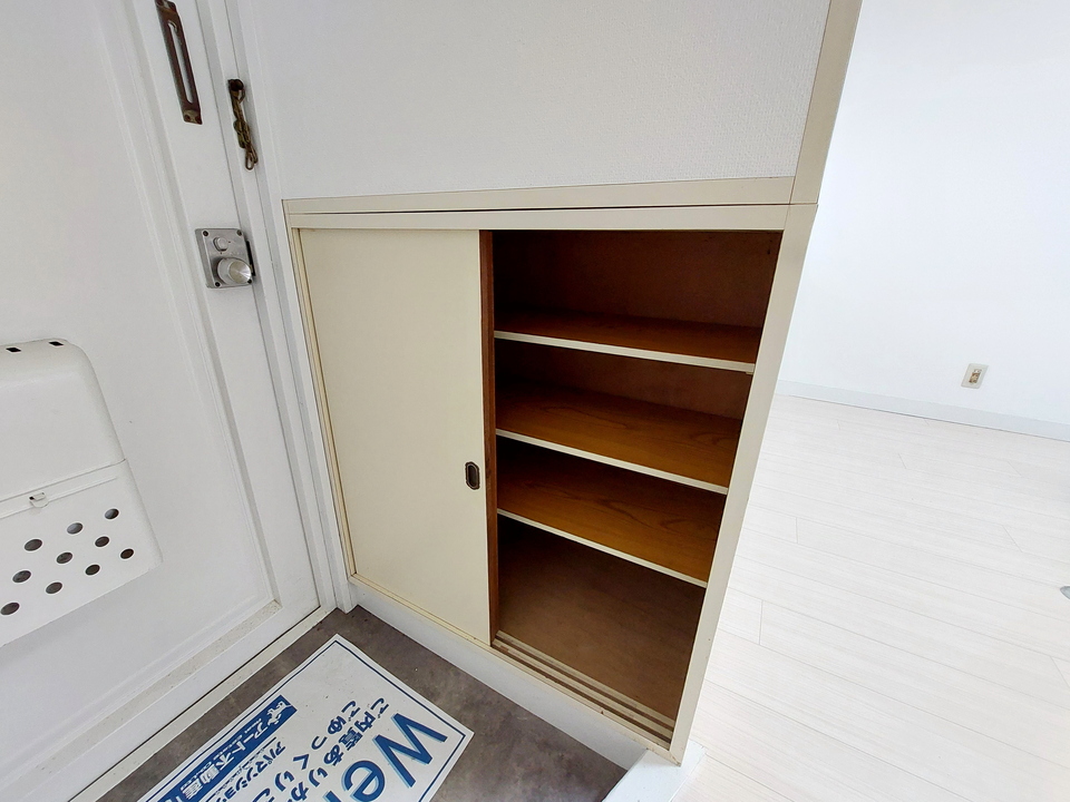 シューズボックス