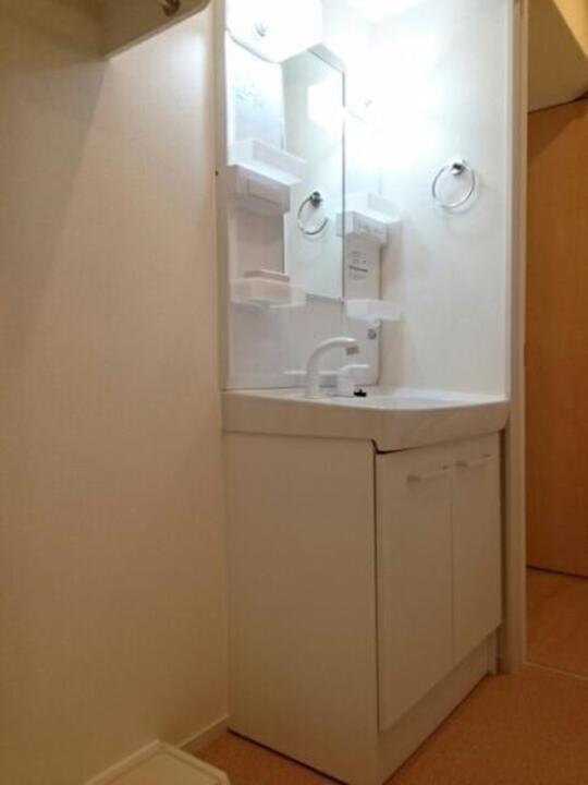 シャワー付洗面化粧台