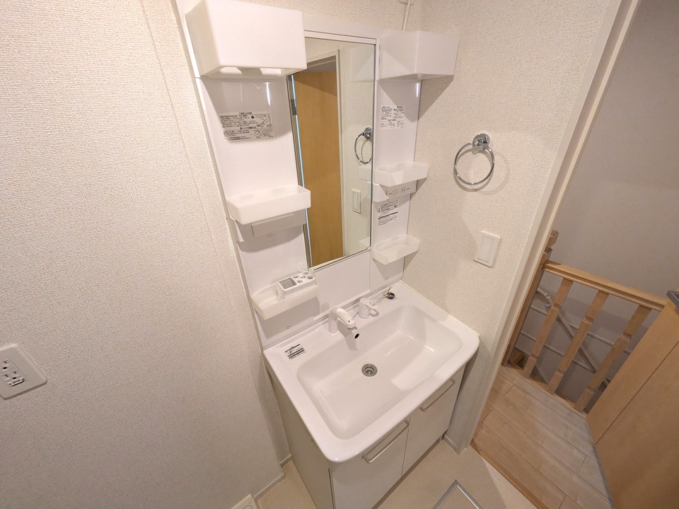 シャワー付洗面化粧台