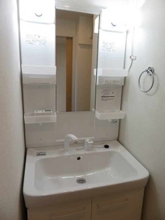 シャワー付洗面化粧台