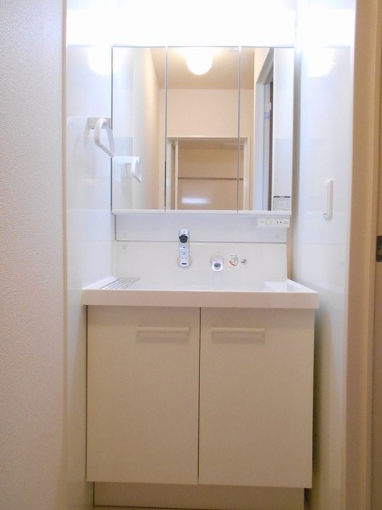 シャワー付洗面化粧台