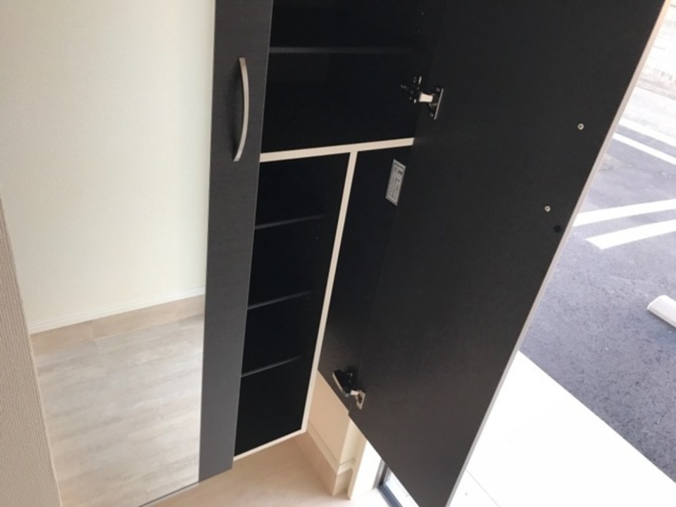 シューズボックス