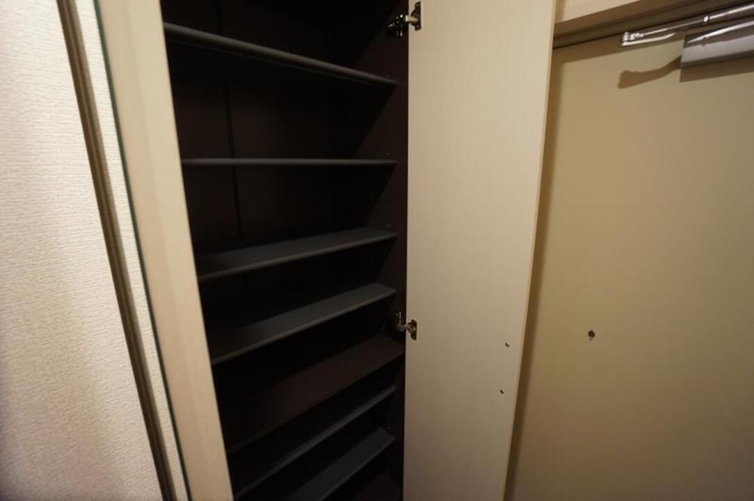 シューズボックス