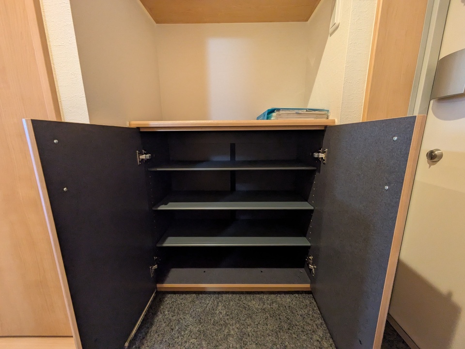 シューズボックス