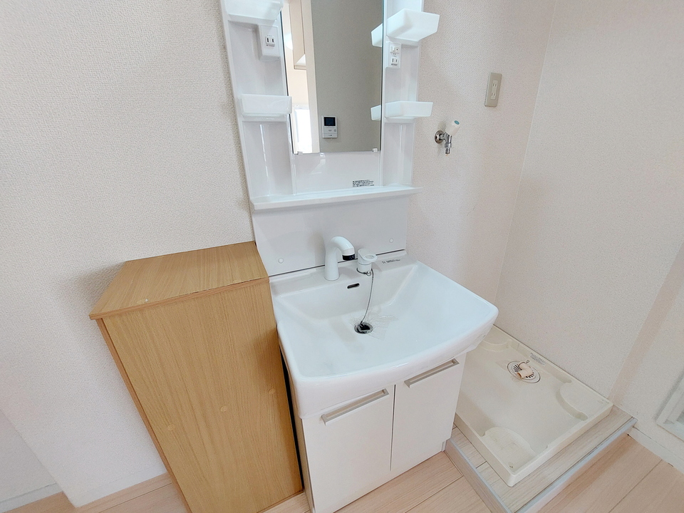 シャワー付洗面化粧台