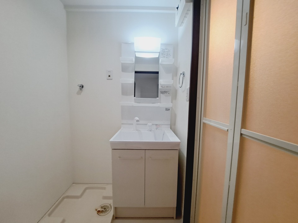 シャワー付洗面化粧台