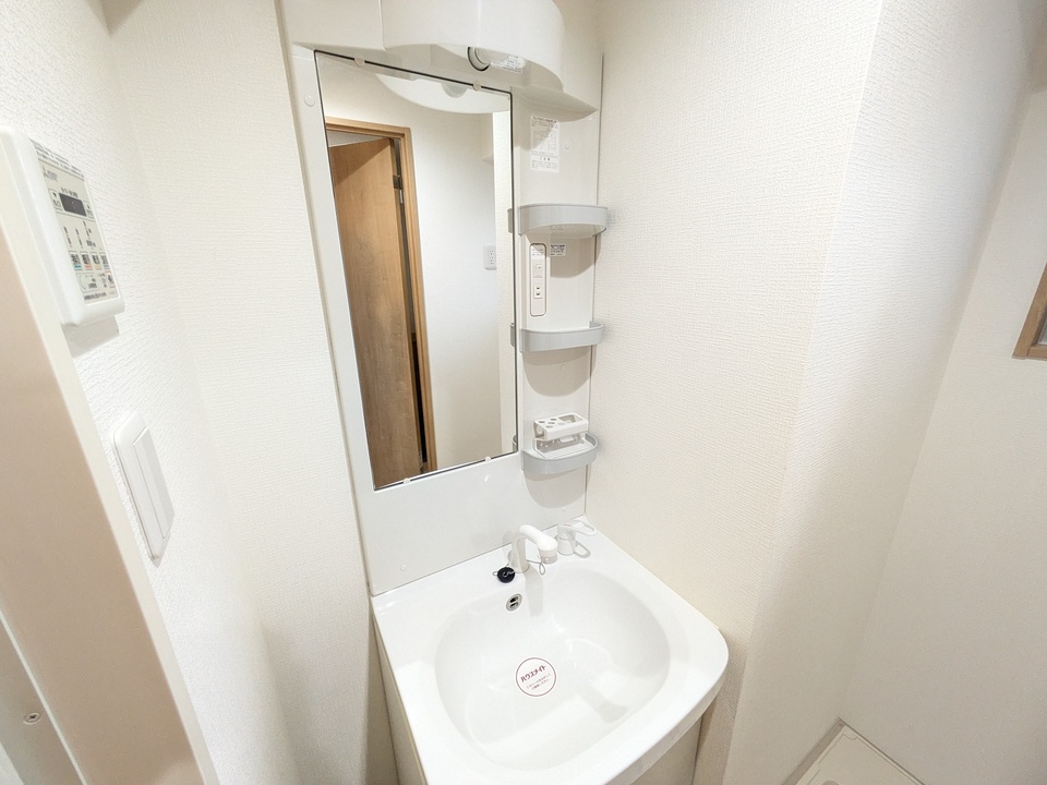 シャワー付洗面化粧台