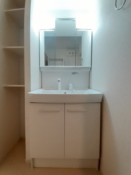 シャワー付洗面化粧台