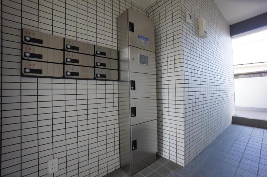 宅配ボックス