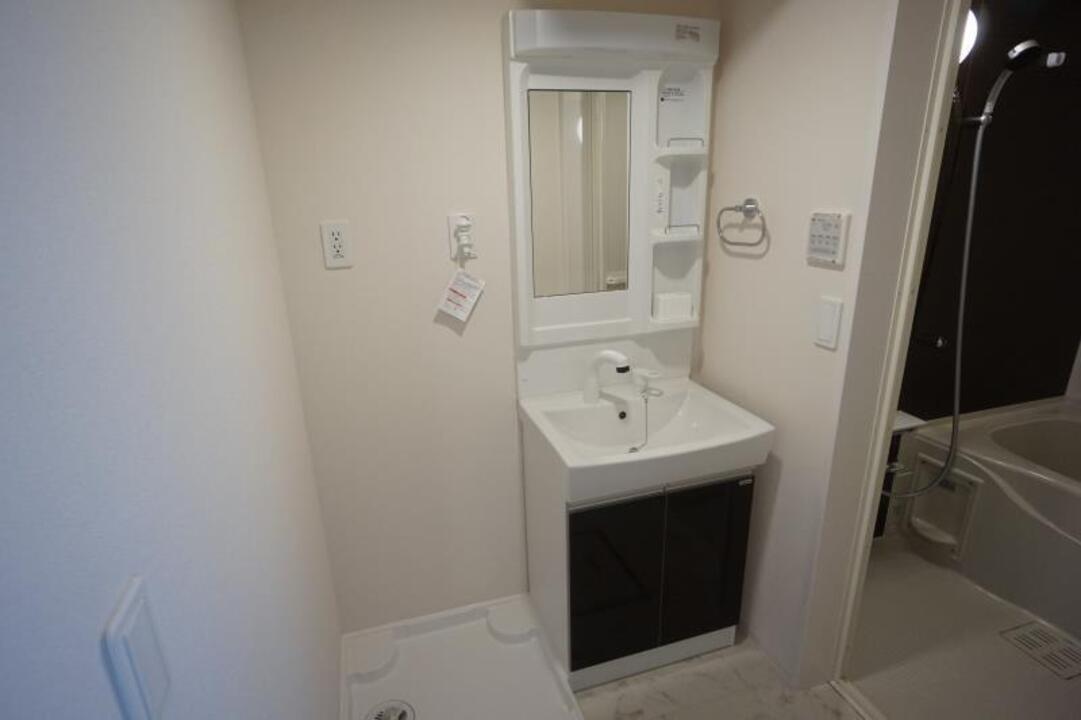 シャワー付洗面化粧台