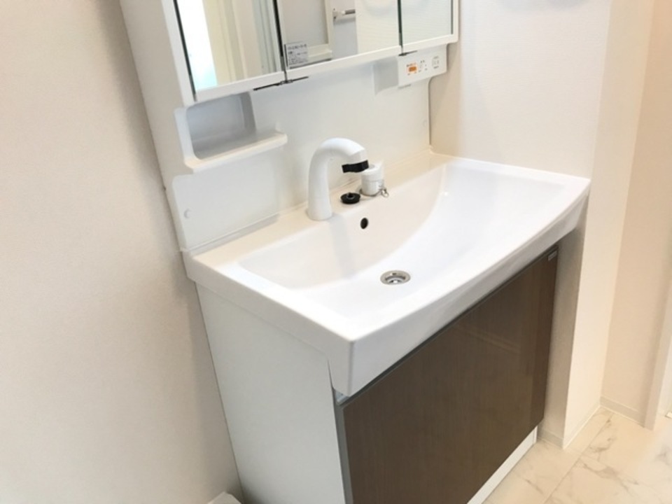 シャワー付洗面化粧台