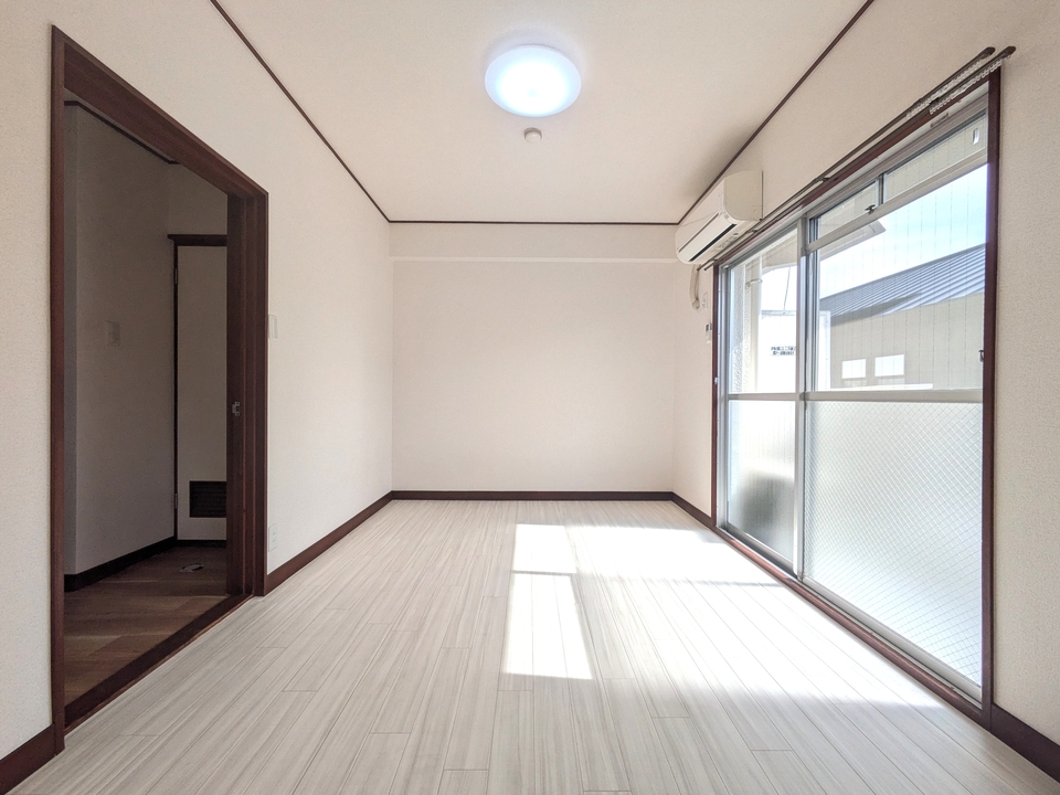 洋室（南東側）