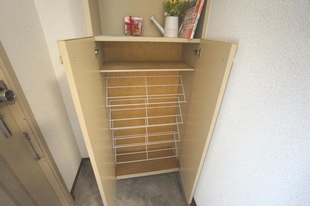 シューズボックス