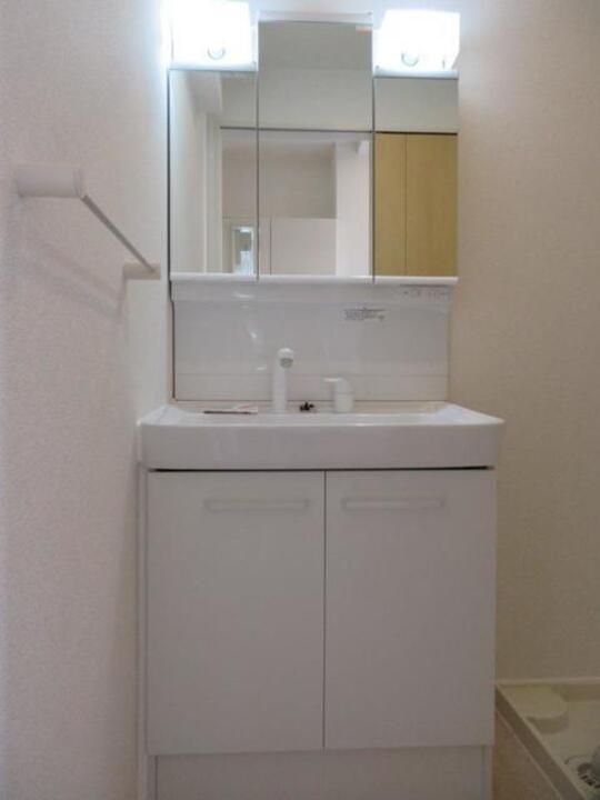 シャワー付洗面化粧台