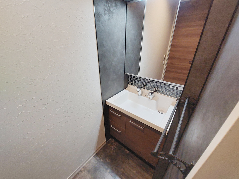 シャワー付洗面化粧台