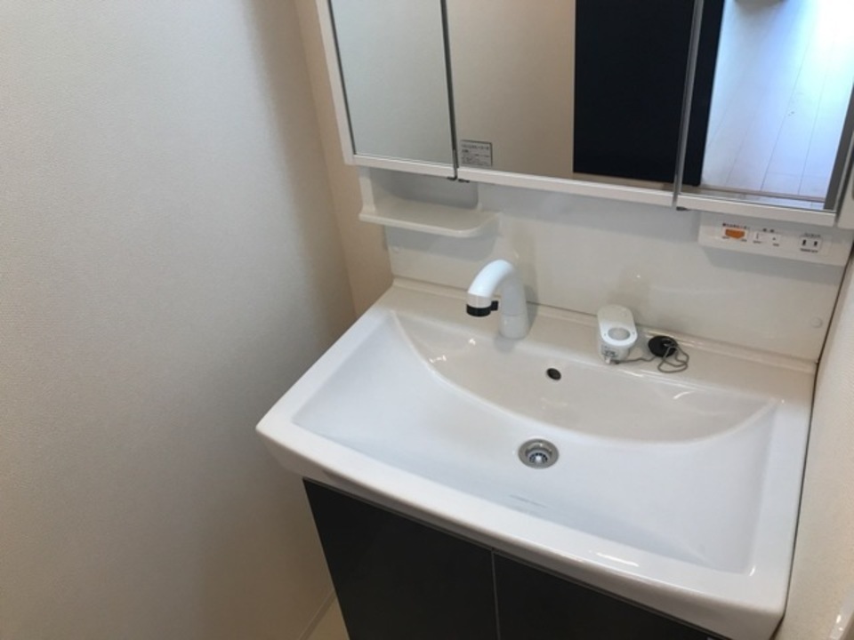 シャワー付洗面化粧台