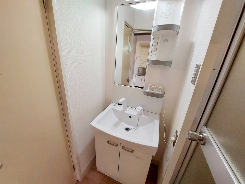 シャワー付洗面化粧台