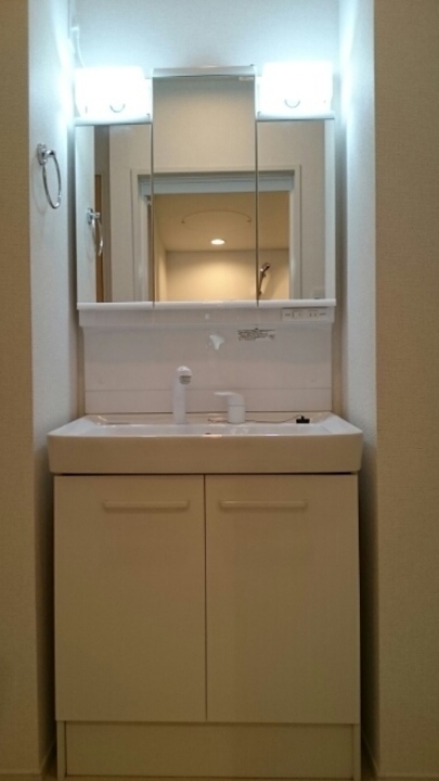 シャワー付洗面化粧台