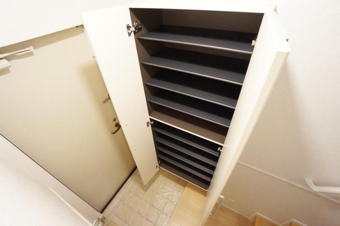 シューズボックス