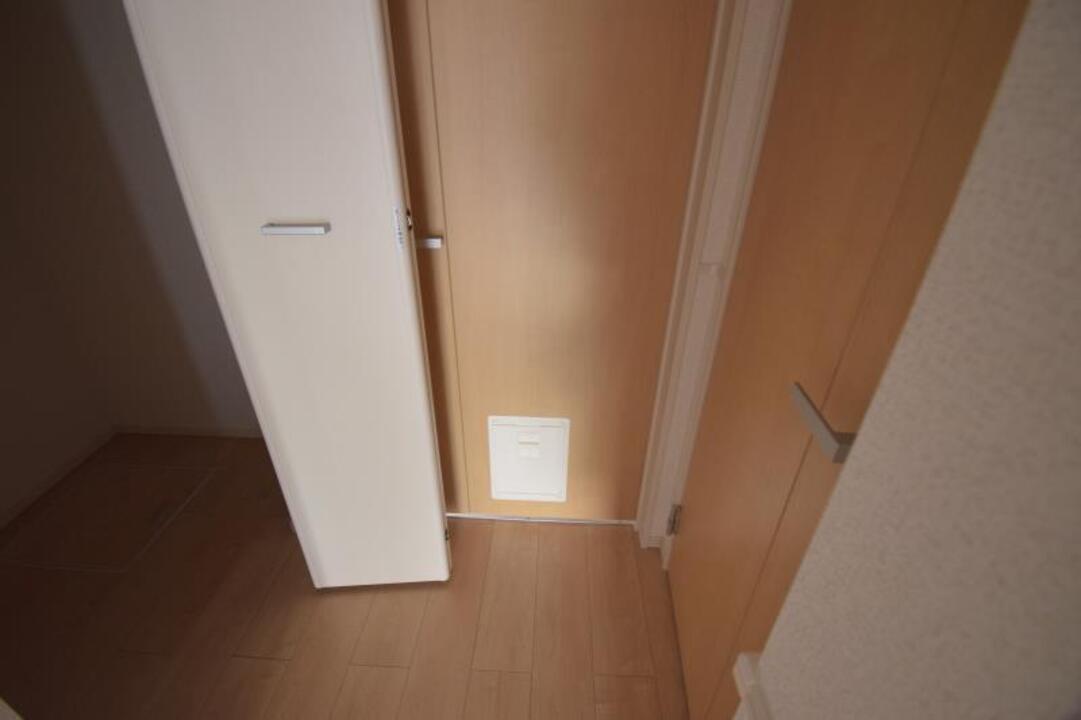 ペット出入口扉