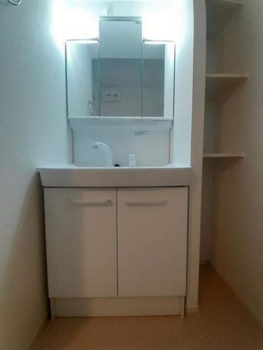 シャワー付洗面化粧台