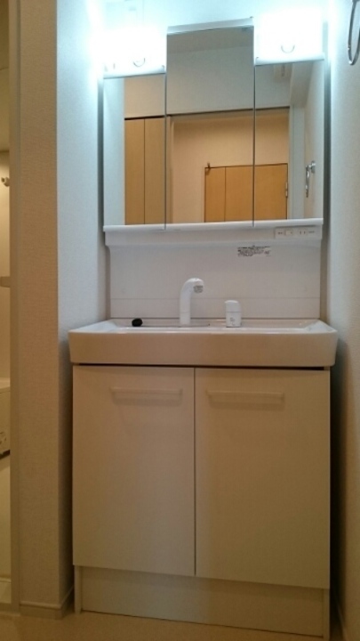 シャワー付洗面化粧台