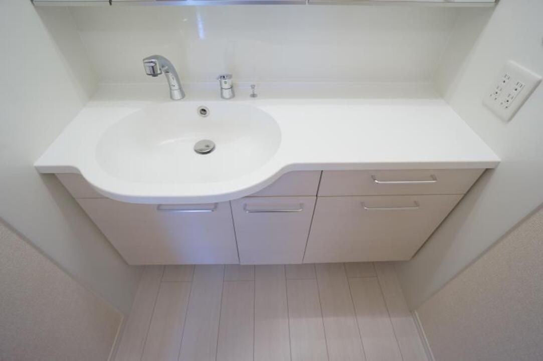 シャワー付洗面化粧台