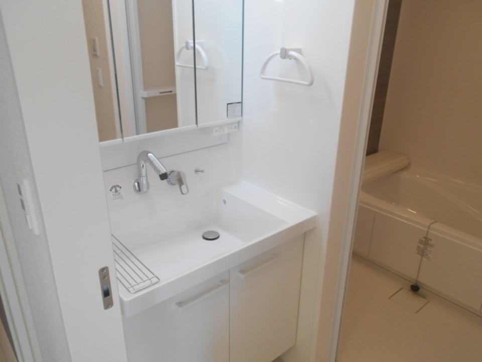 シャワー付洗面化粧台