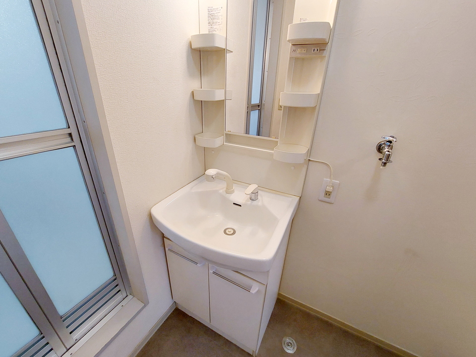 シャワー付洗面化粧台