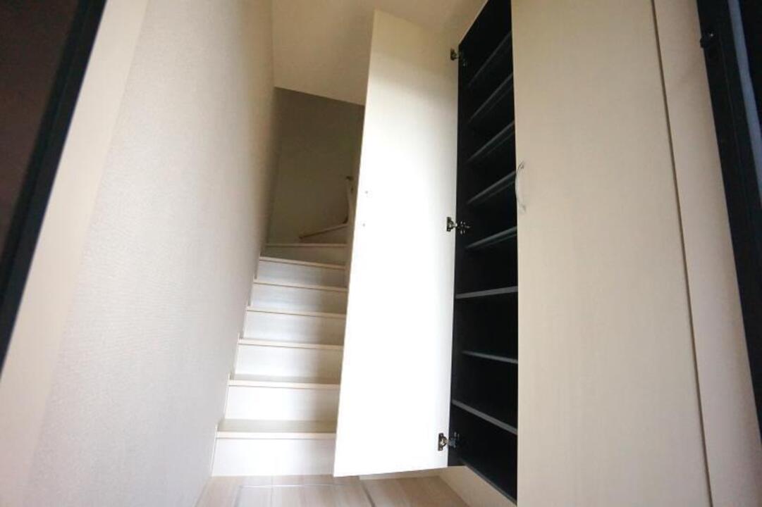 シューズボックス