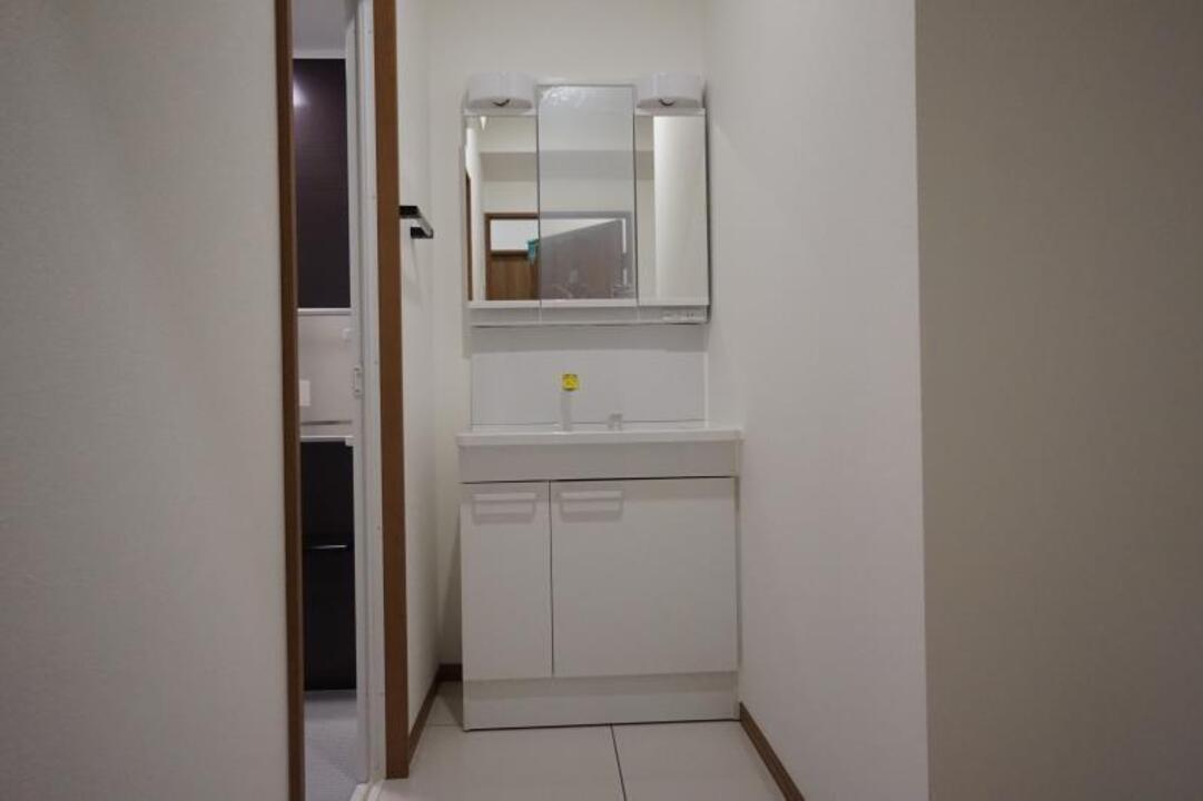 シャワー付洗面化粧台