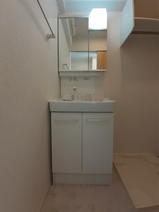 シャワー付洗面化粧台