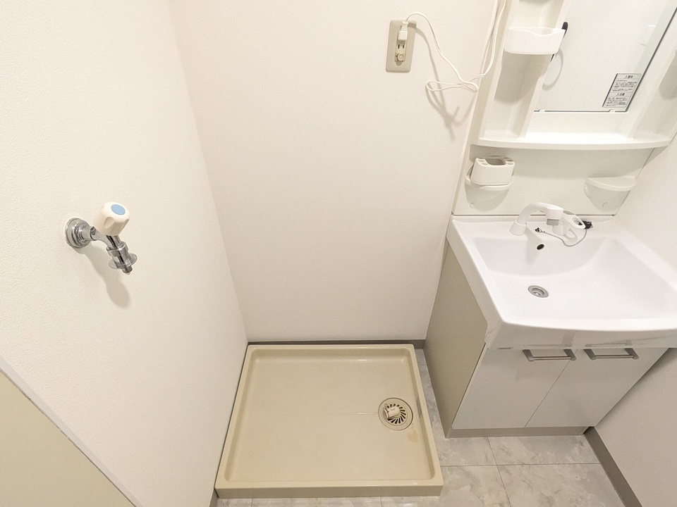 シャワー付洗面化粧台