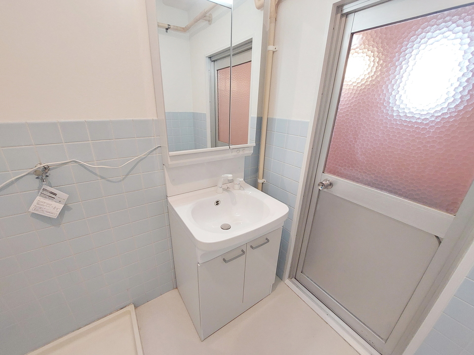 シャワー付洗面化粧台