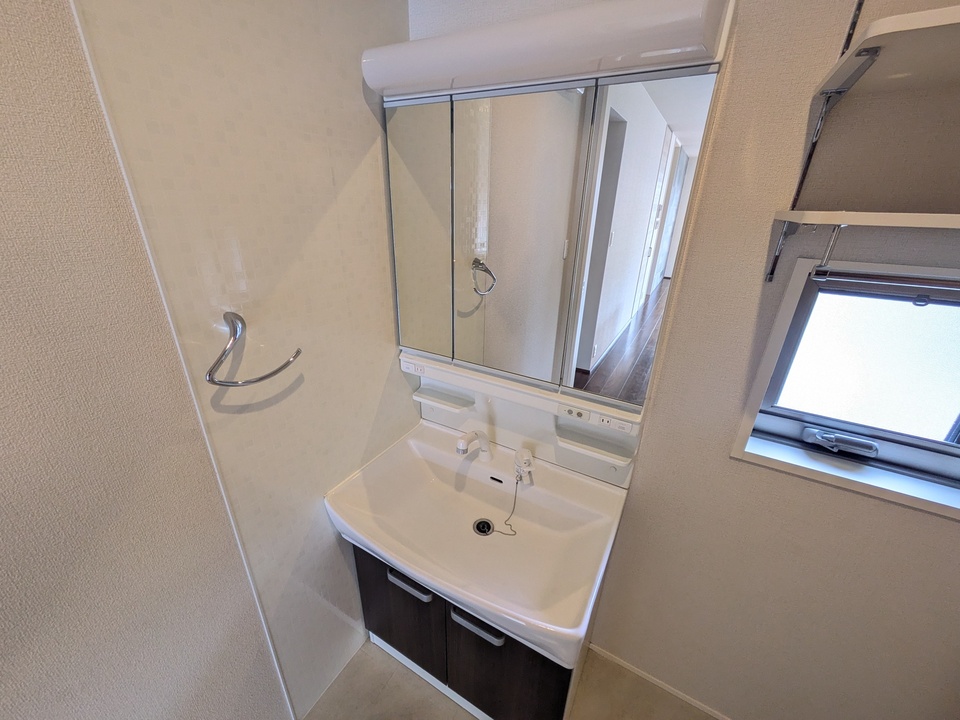 シャワー付洗面化粧台