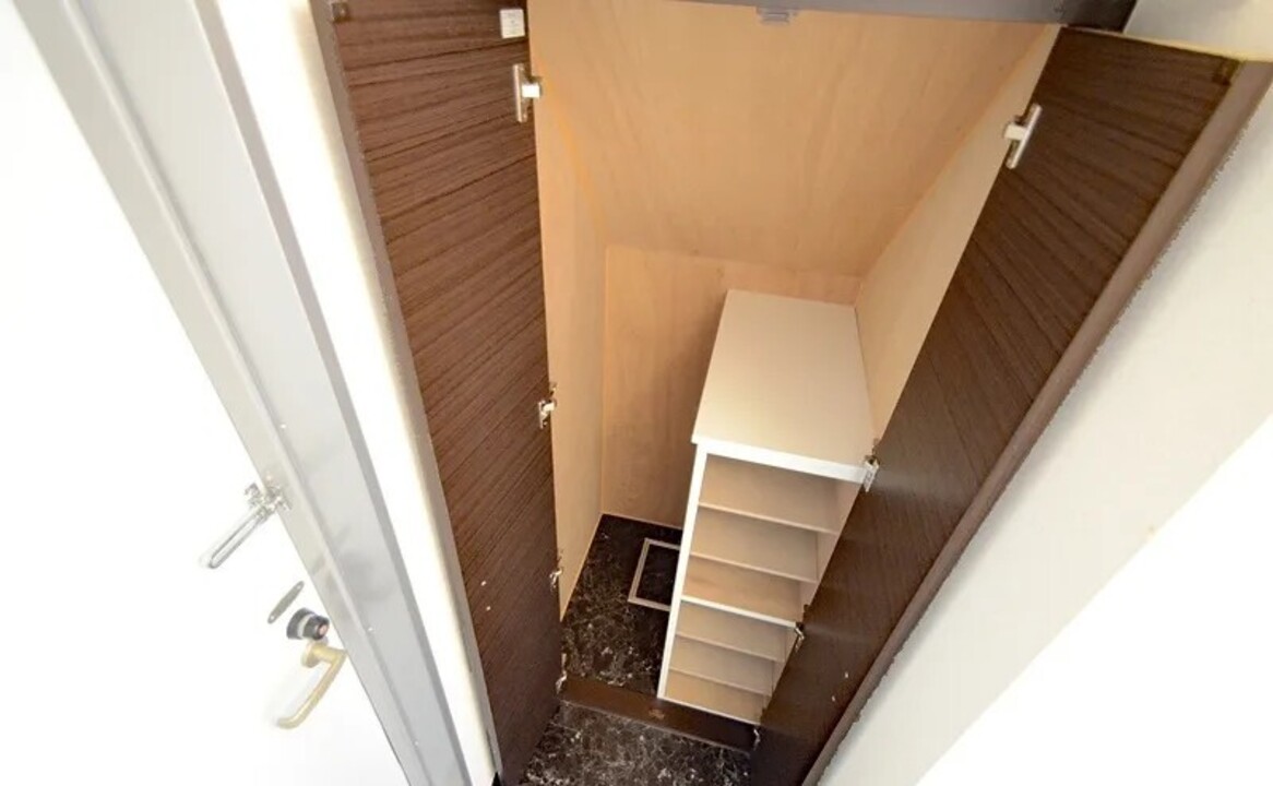 シューズボックス