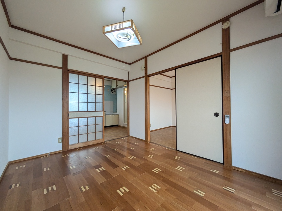 洋室（南東側）