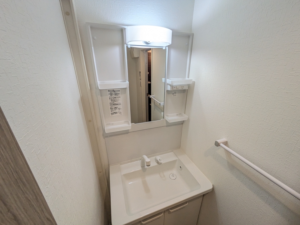 シャワー付洗面化粧台