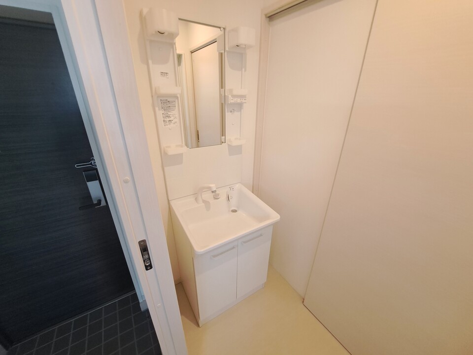 シャワー付洗面化粧台