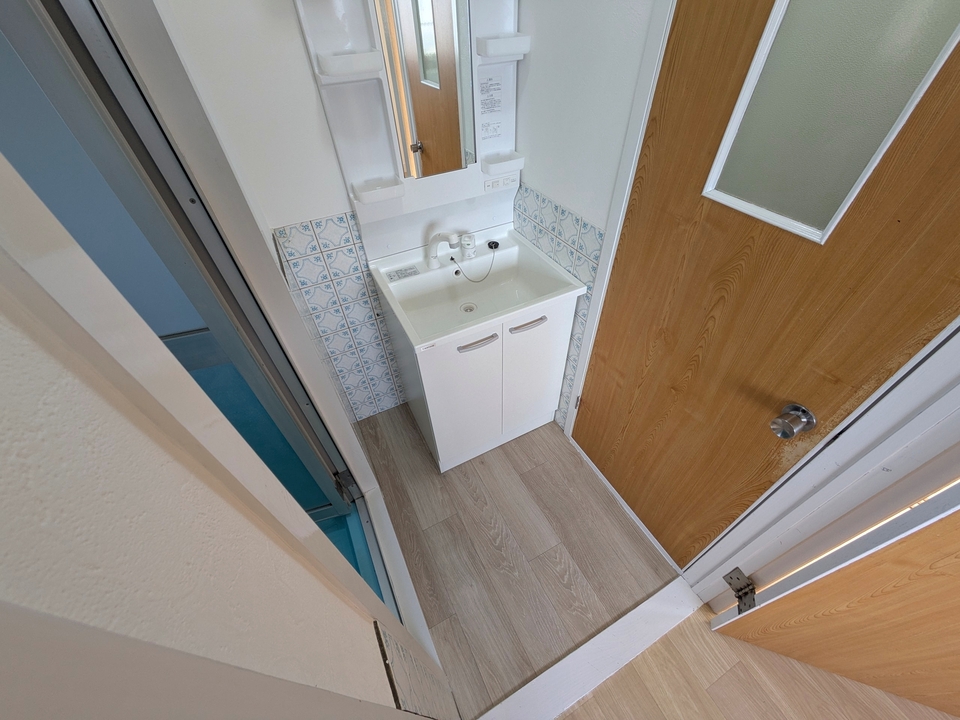 シャワー付洗面化粧台