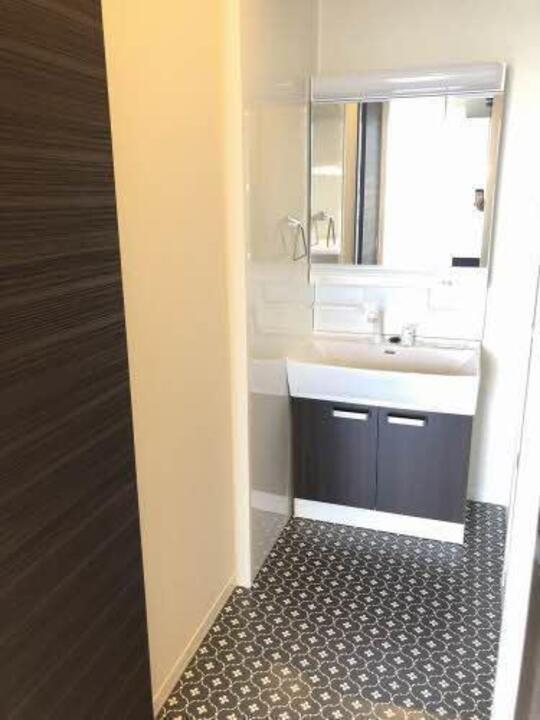 シャワー付洗面化粧台