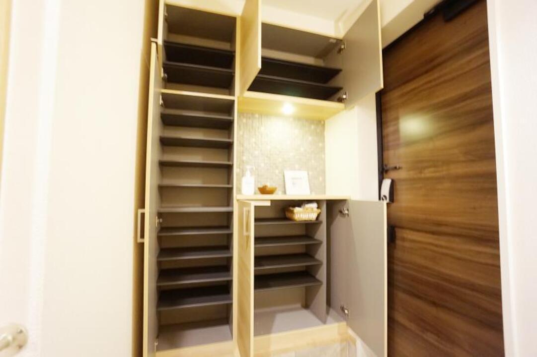 シューズボックス