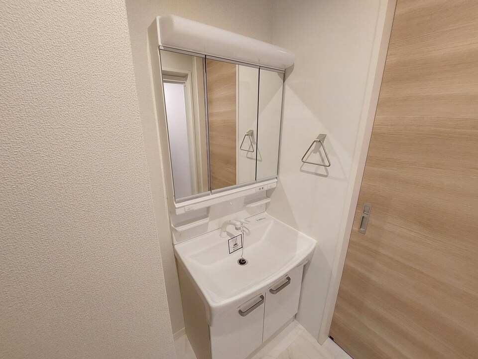 シャワー付洗面化粧台